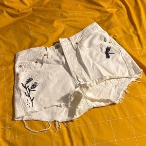LEVI’S 501 White Shorts